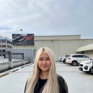 Meet your Posher, Aye